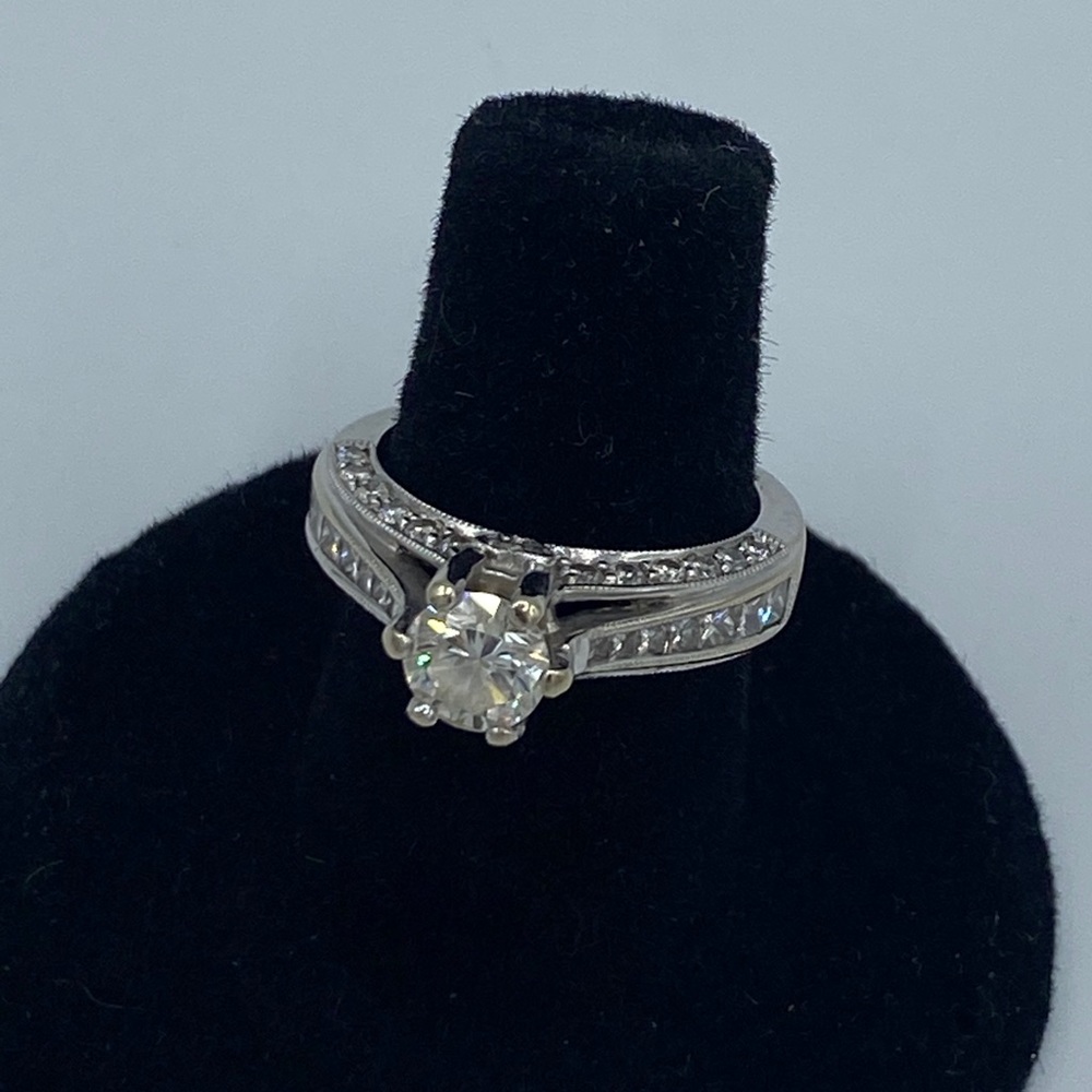 Diamond wedding ring - Picture 4 of 8